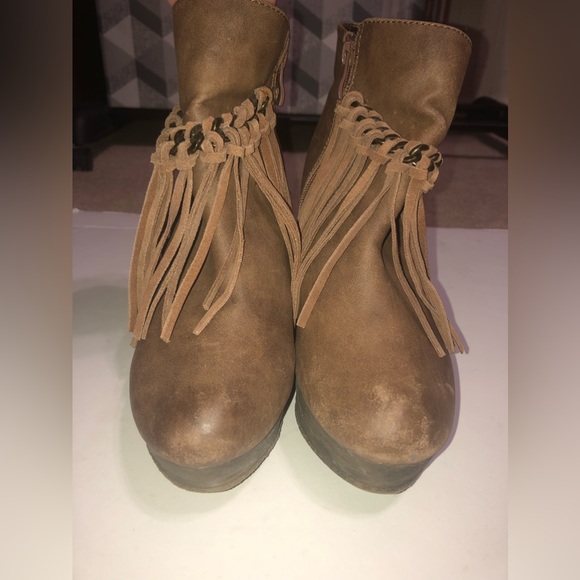Fringy Booties - Picture 2 of 12